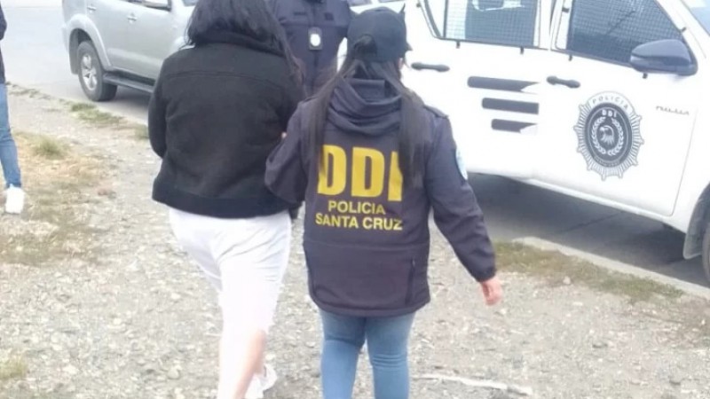 Detuvieron a una mujer que organizaba encuentros sexuales para luego extorsionar a sus víctimas