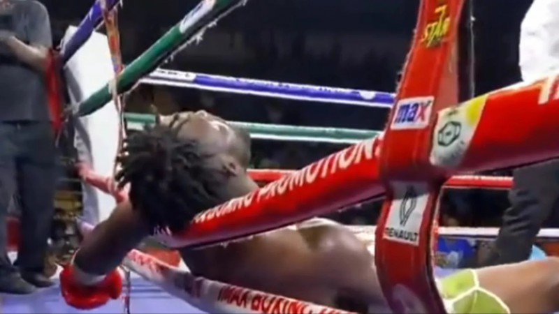 Un boxeador de 31 años se desvaneció en el tercer asalto y falleció