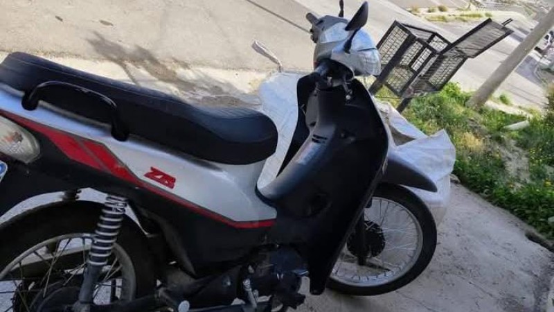 Le robaron la moto de trabajo en el Barrio San Martin