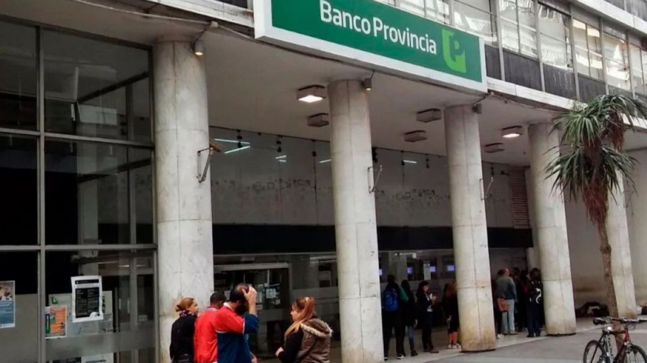 Condenan a 10 años de prisión al policía que abusó de su compañera mientras realizaban una guardia