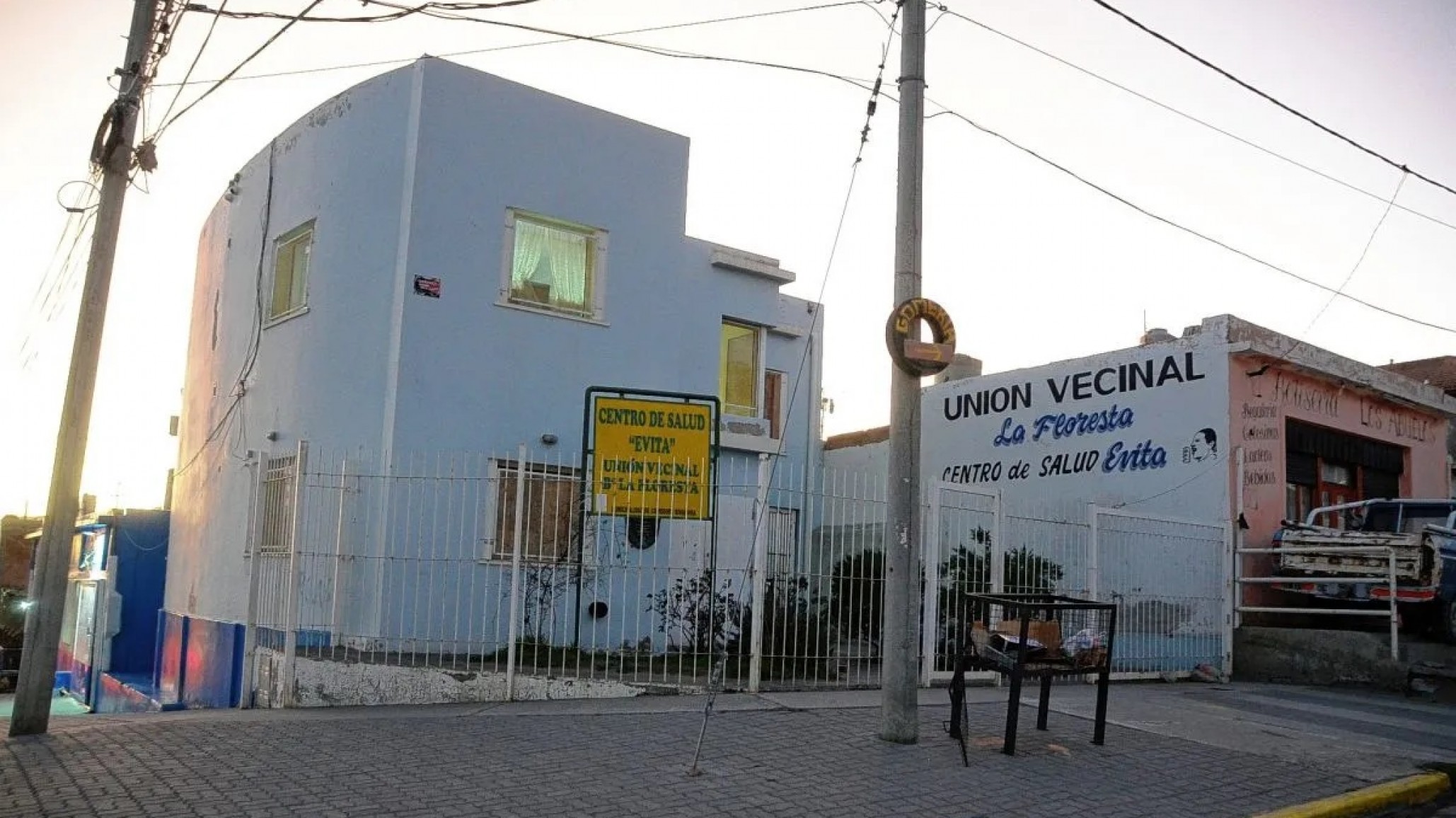 Vecinos del barrio La Floresta enfrentan un "gran problema de inundación" y exigen que se inicien las obras