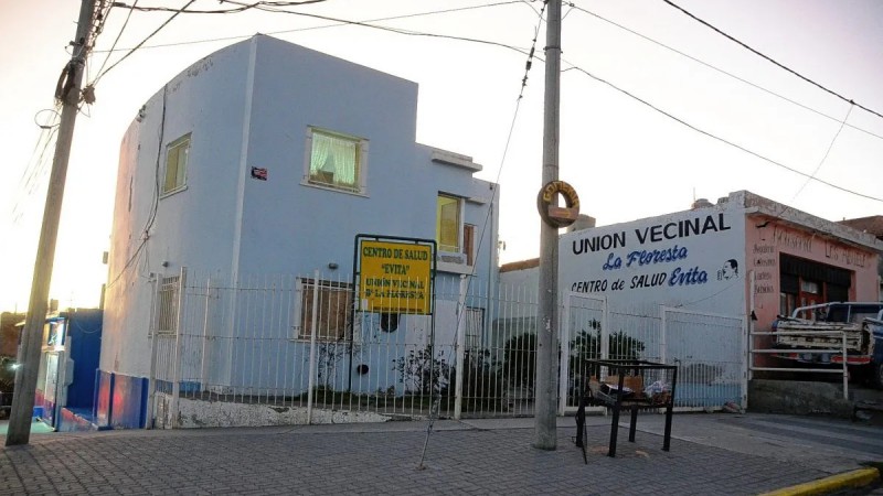 Vecinos del barrio La Floresta enfrentan un "gran problema de inundación" y exigen que se inicien las obras