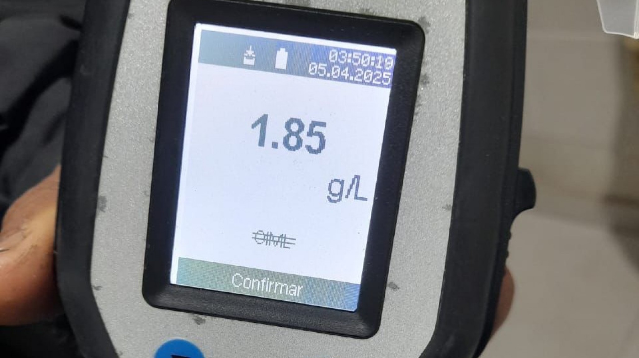 Detenido por cruzar el semáforo en rojo y negarse a un test de alcoholemia: marcó 1.85 g/l