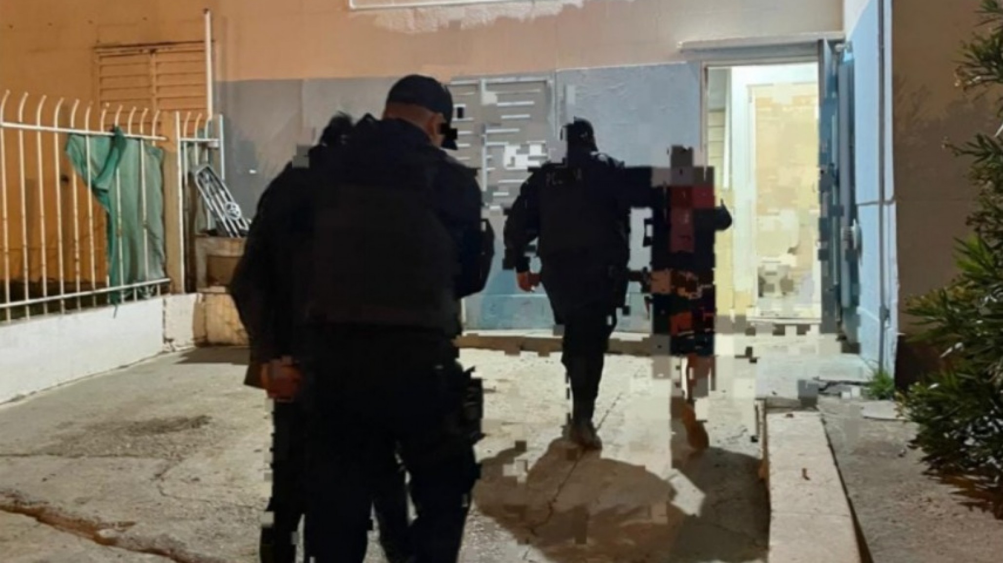 Golpes y amenazas: detuvieron a dos hombres tras robarle los celulares a dos adolescentes en Comodoro