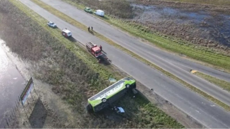 Una enfermera del Hospital Zonal murió en el vuelco del colectivo que iba de Caleta Olivia a La Plata
