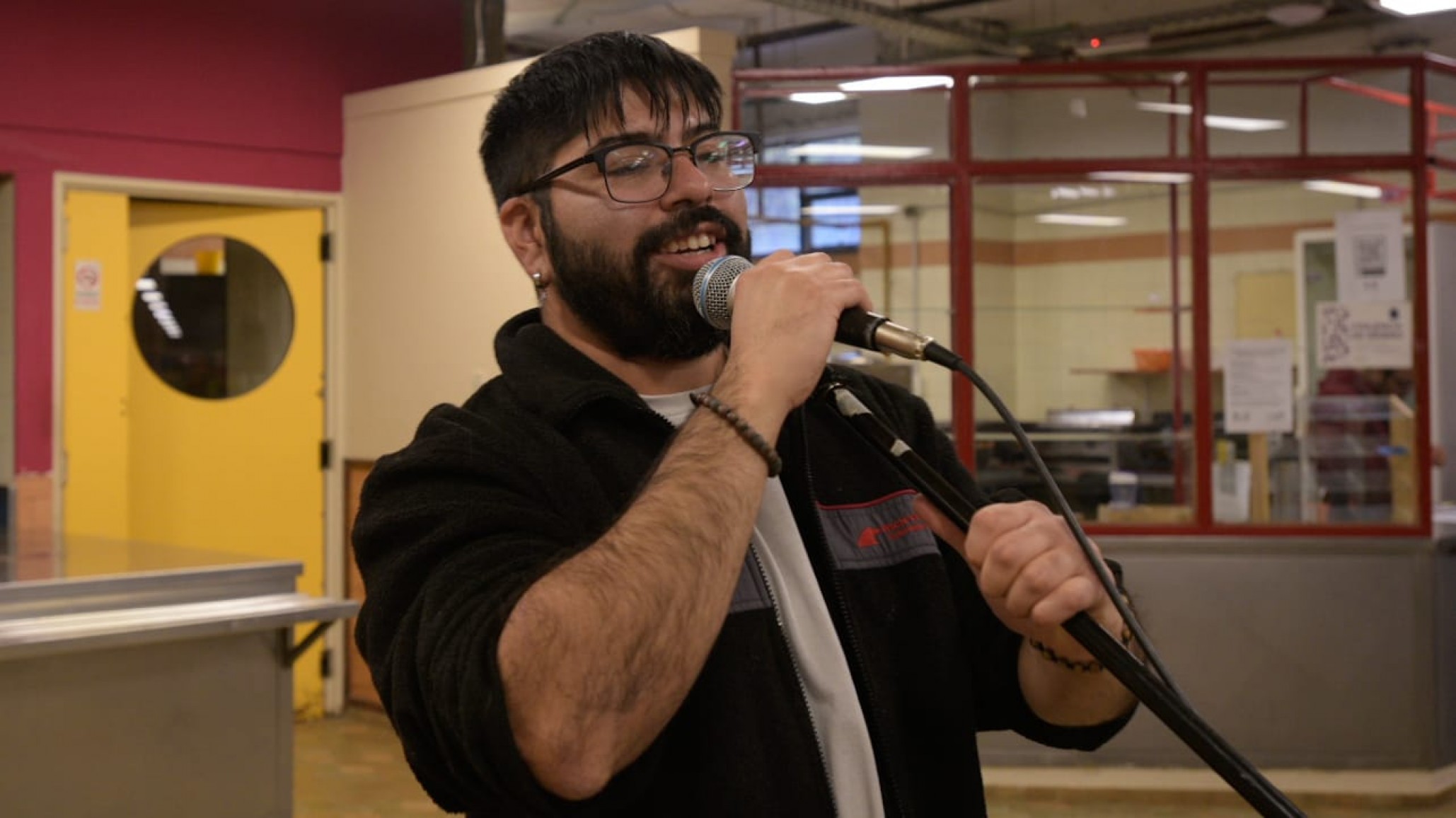 Universitarios y concejales debaten sobre necesidades en el servicio del transporte público