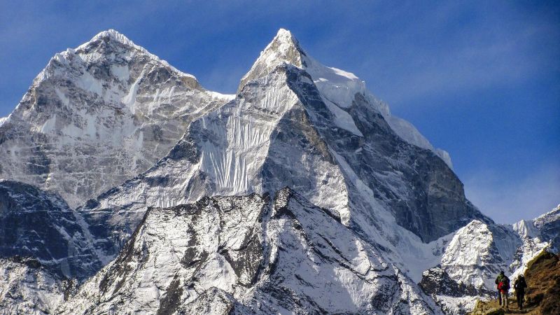 Tragedia en Nepal: Una avalancha se lleva a dos sherpas