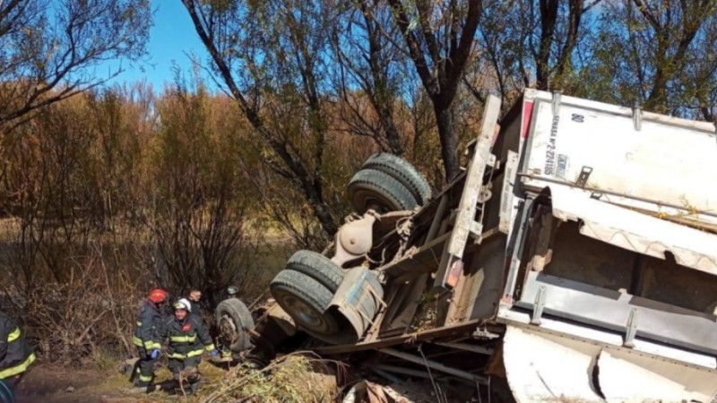 Fatal accidente en Junín de los Andes: un camionero murió tras quedarse sin frenos
