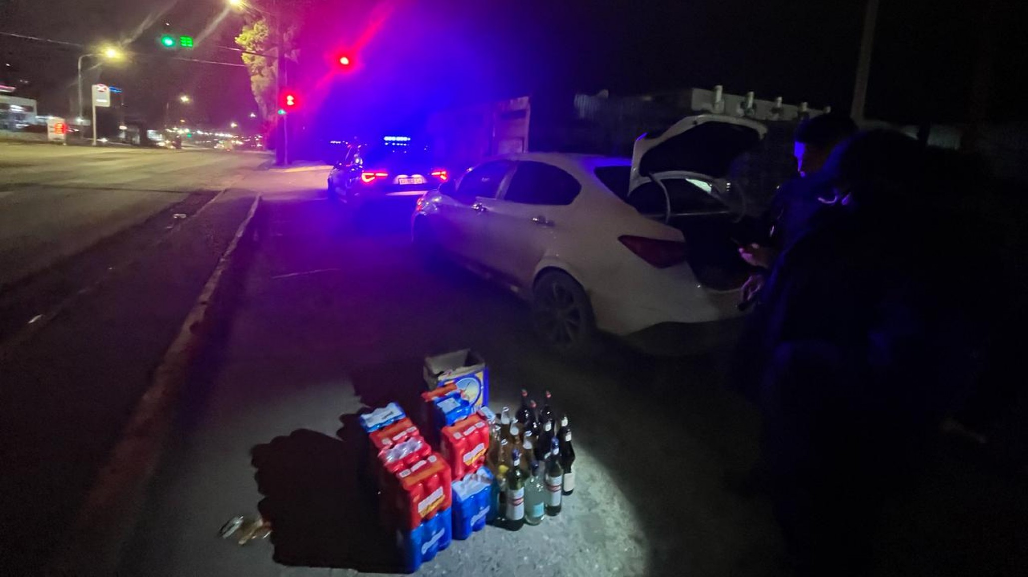 Secuestraron un auto que hacía delivery ilegal de alcohol