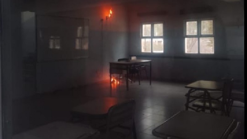Evacuaron la Escuela 745 por un principio de incendio en un aula
