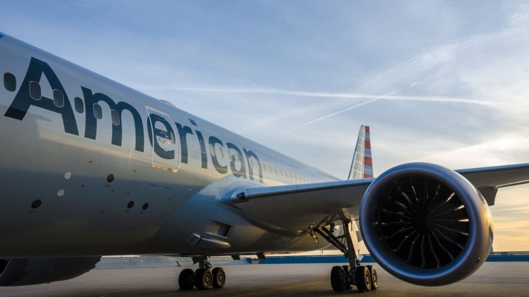 Un avión de American Airlines declaró emergencia por humo en la cabina y regresó a Ezeiza