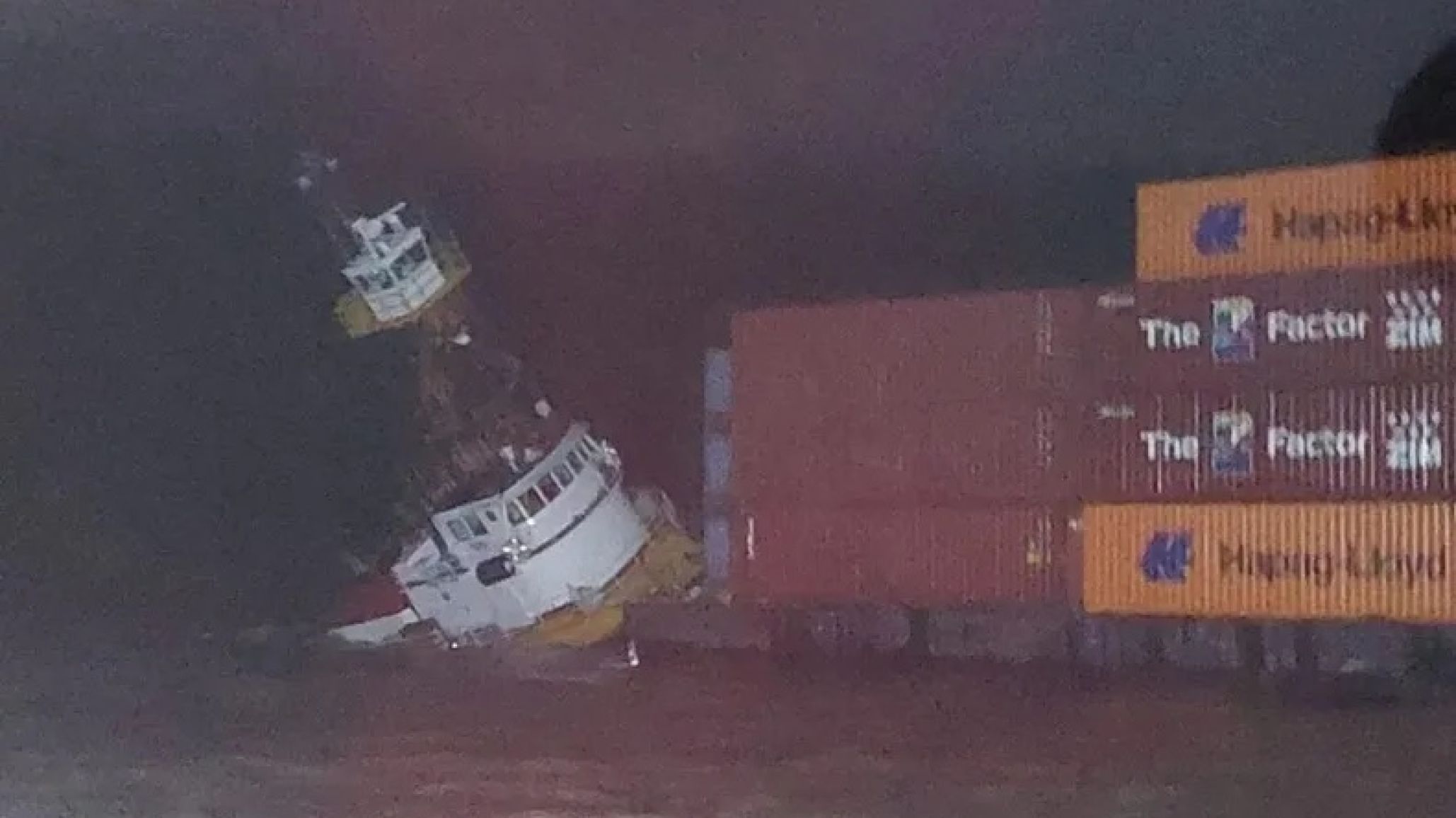 Río de la Plata: Prefectura rescató a nueve tripulantes de un remolcador paraguayo que se hundía