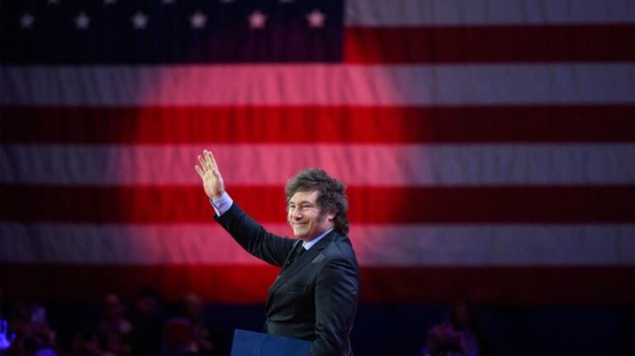 Milei gastó más de $996 millones y US$1,5 millones en viajes al exterior durante su primer año