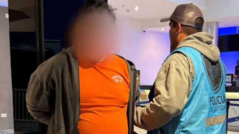 Detuvieron a un hombre por abusar de una nena de 12 años en un cine