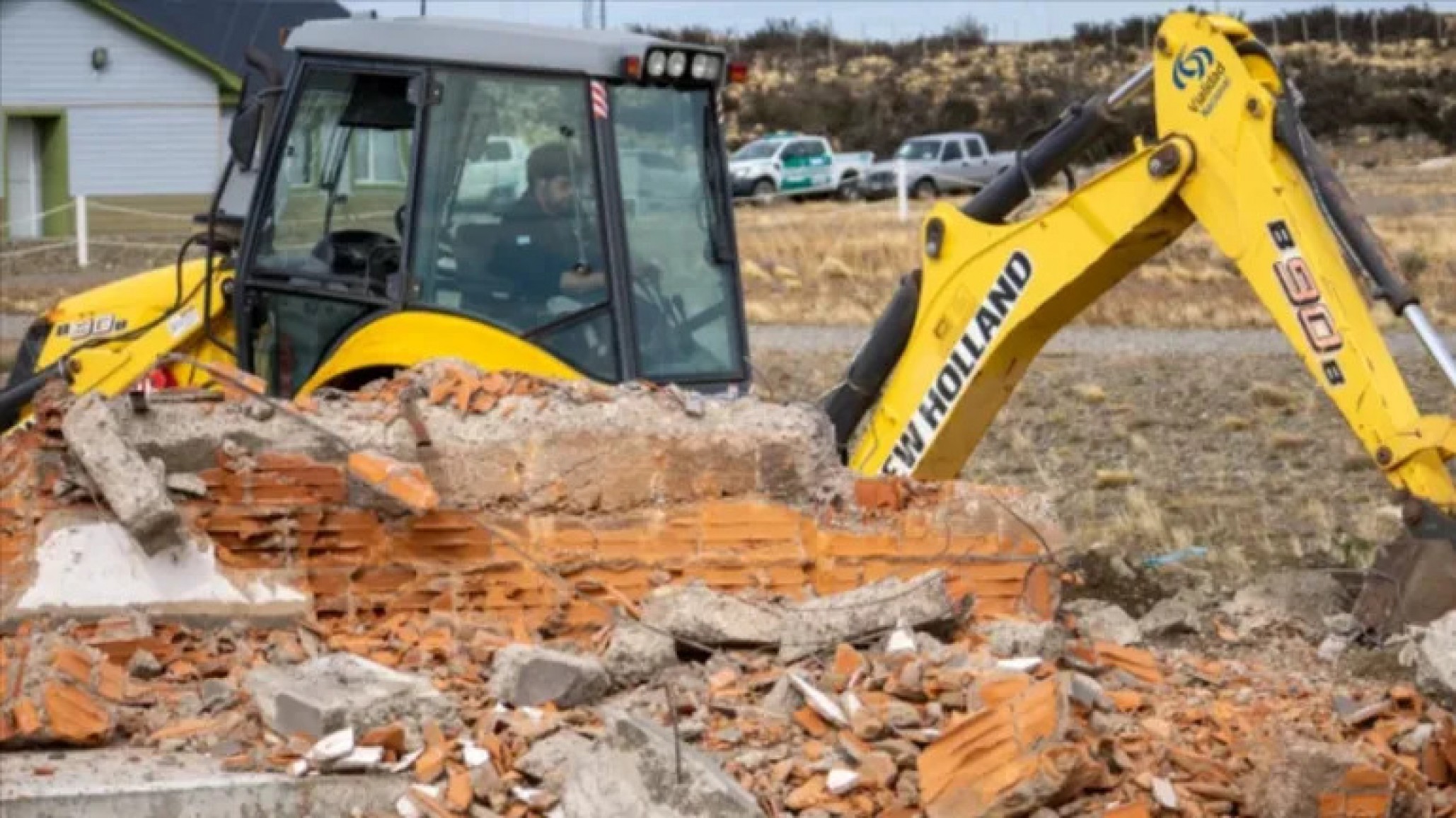 Despidieron al funcionario que ordenó destruir el monumento a Osvaldo Bayer