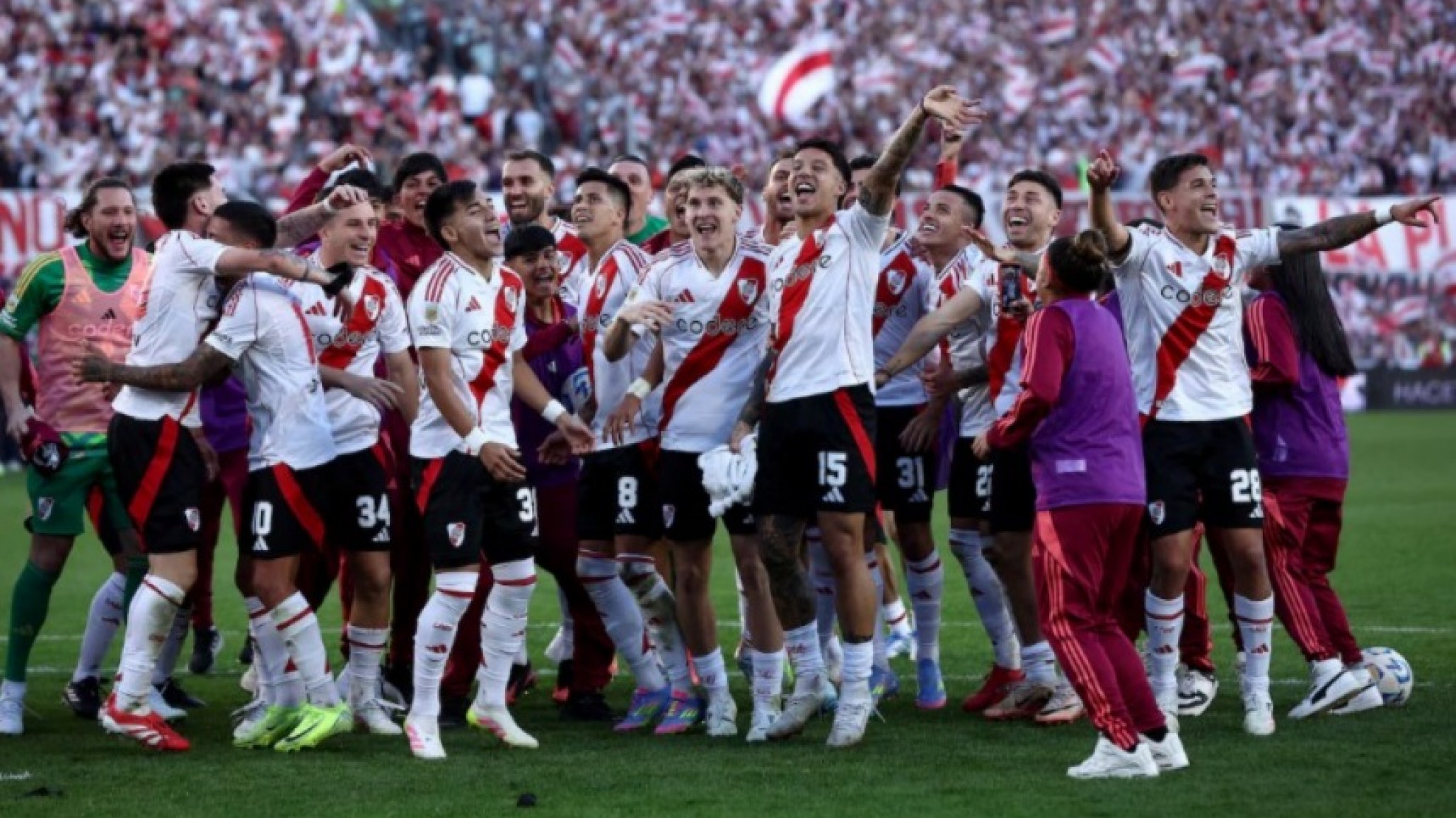 Gallardo se rindió ante el golazo de Mastantuono: "Es una perlita hermosa"