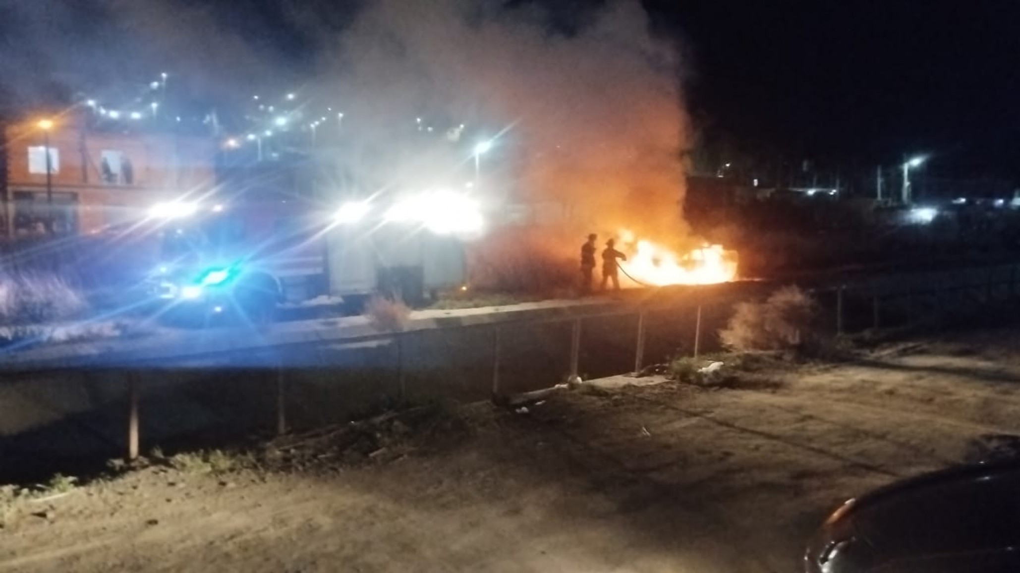 Se incendió un Ford Focus en plena calle