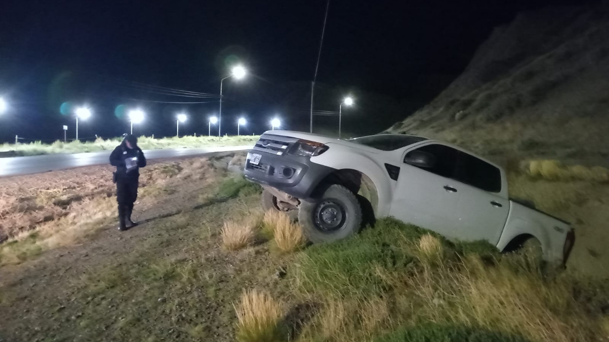 Despiste en Camino Centenario: dio positivo en el test de alcoholemia y le secuestraron la camioneta