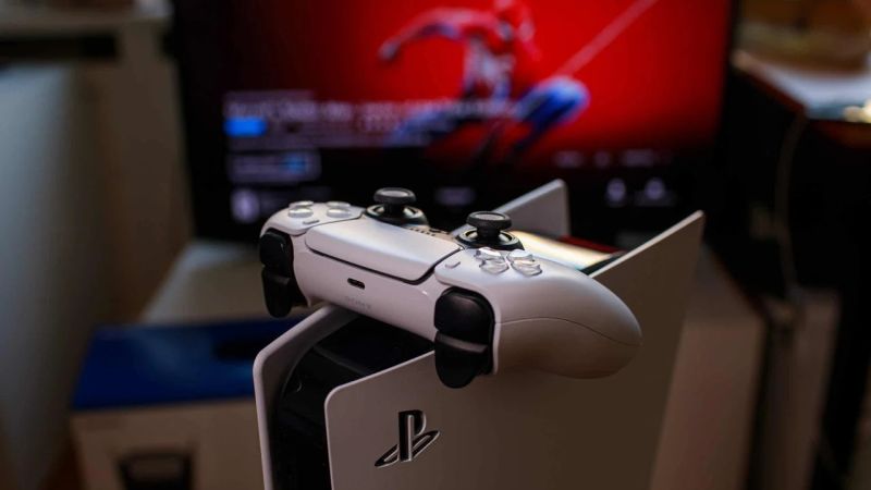 Tres vendedores de Mercado Libre vendían Playstation "truchas" y están procesados