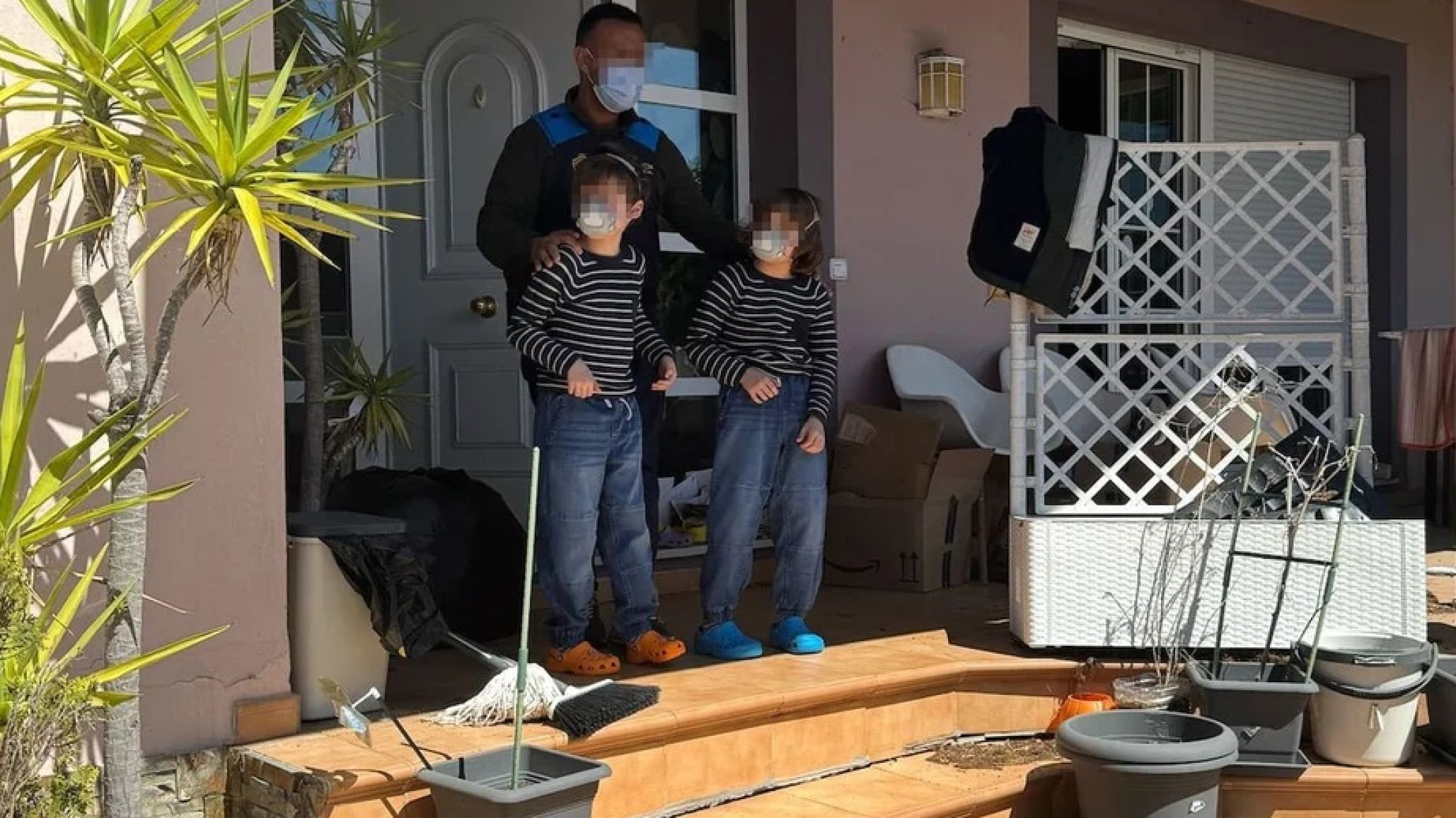 Horror en España: Detienen a un matrimonio que mantuvo a sus hijos encerrados en condiciones inhumanas