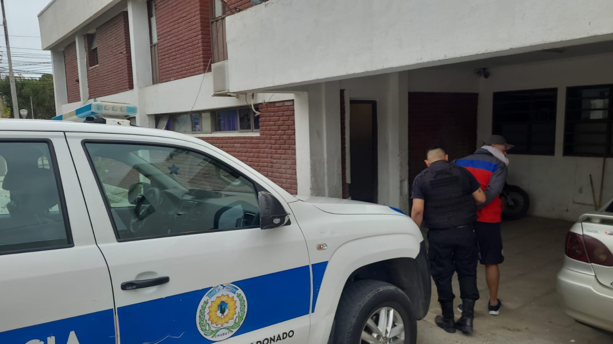 Detienen a un hombre con pedido de captura en la zona sur de Comodoro