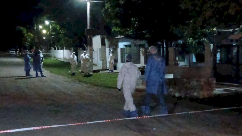 Un hombre confesó que asesinó a su esposa y colgó el cuerpo en una escuela