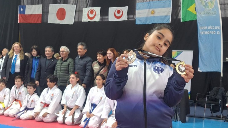 Rocío Huenchillán se trajo dos medallas del Sudamericano de Karate en Chile