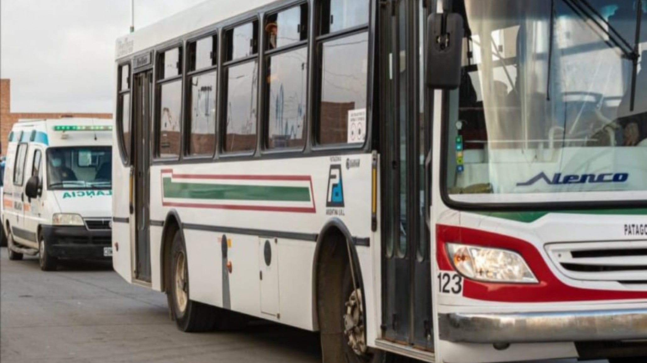 Chubut: Mientras Madryn, Trelew y Rawson lograron un acuerdo para garantizar el servicio de transporte, en Comodoro este martes no habrá colectivos