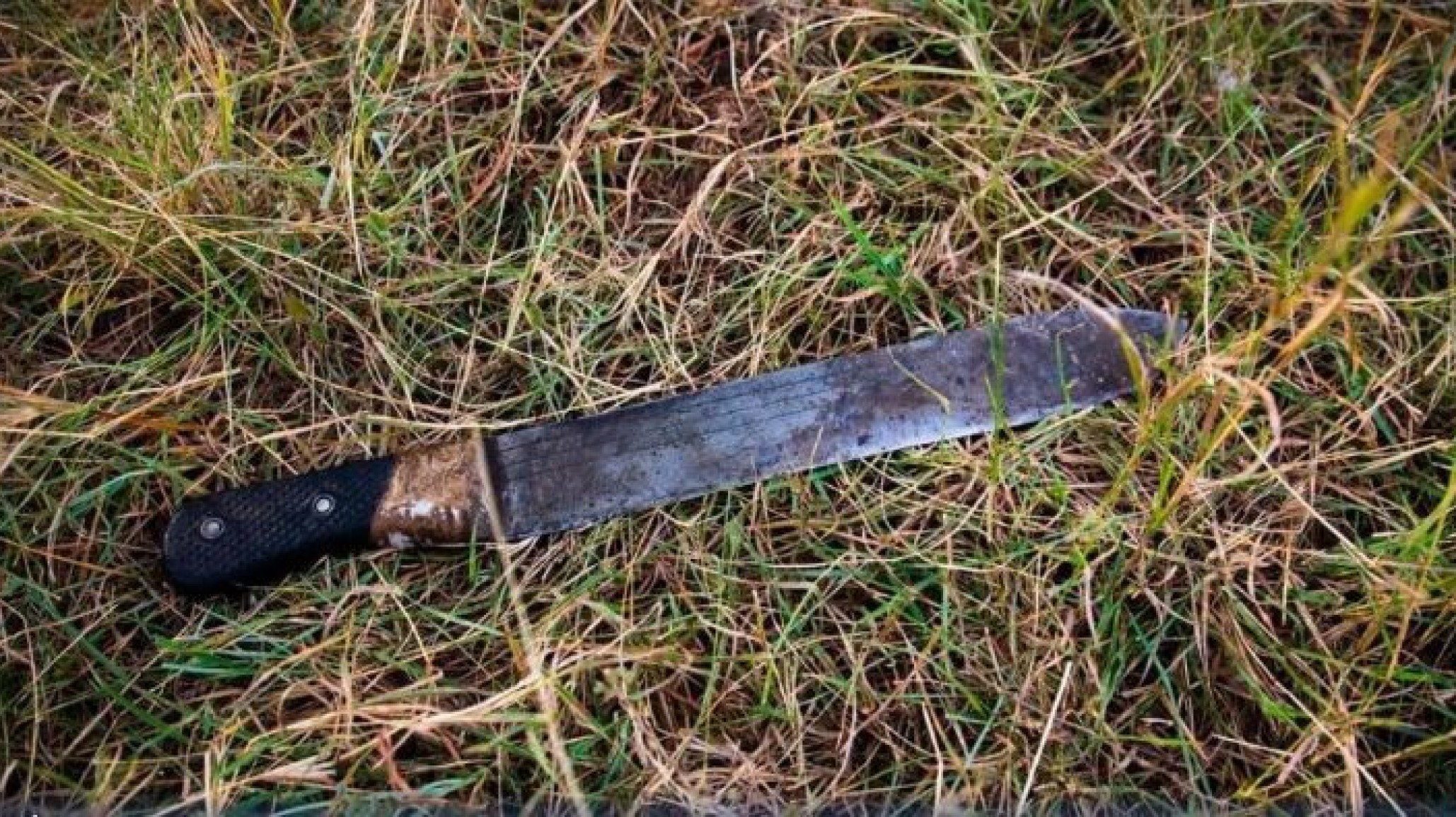 Córdoba: Una discusión entre vecinos terminó con un machetazo en la oreja