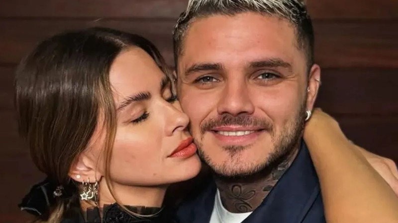 Mauro Icardi y la China Suárez confirmaron su compromiso con una foto