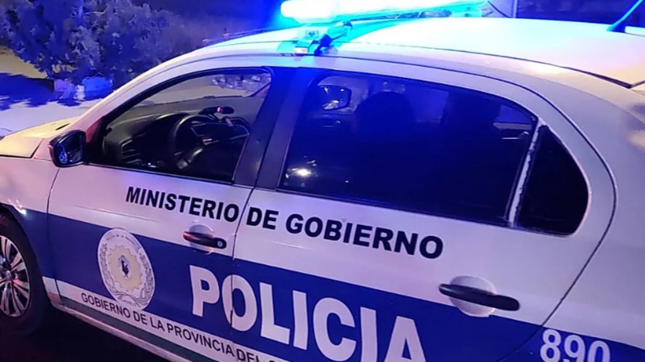 Comodoro: Acordó la venta de un teléfono afuera de una comisaría y sufrió un violento robo