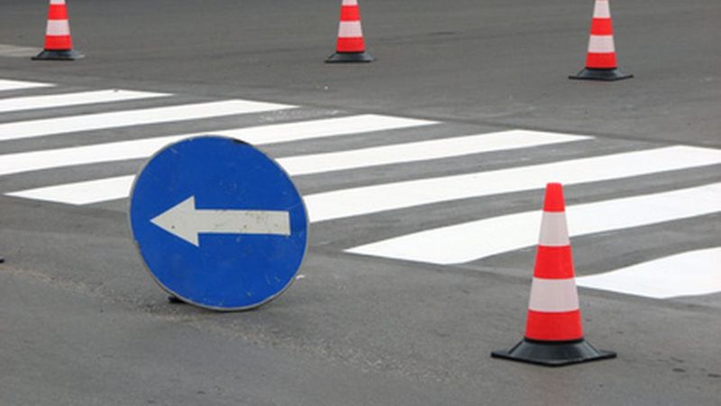 Reducen la calzada en la Ruta 1 por tareas de saneamiento y repavimentación