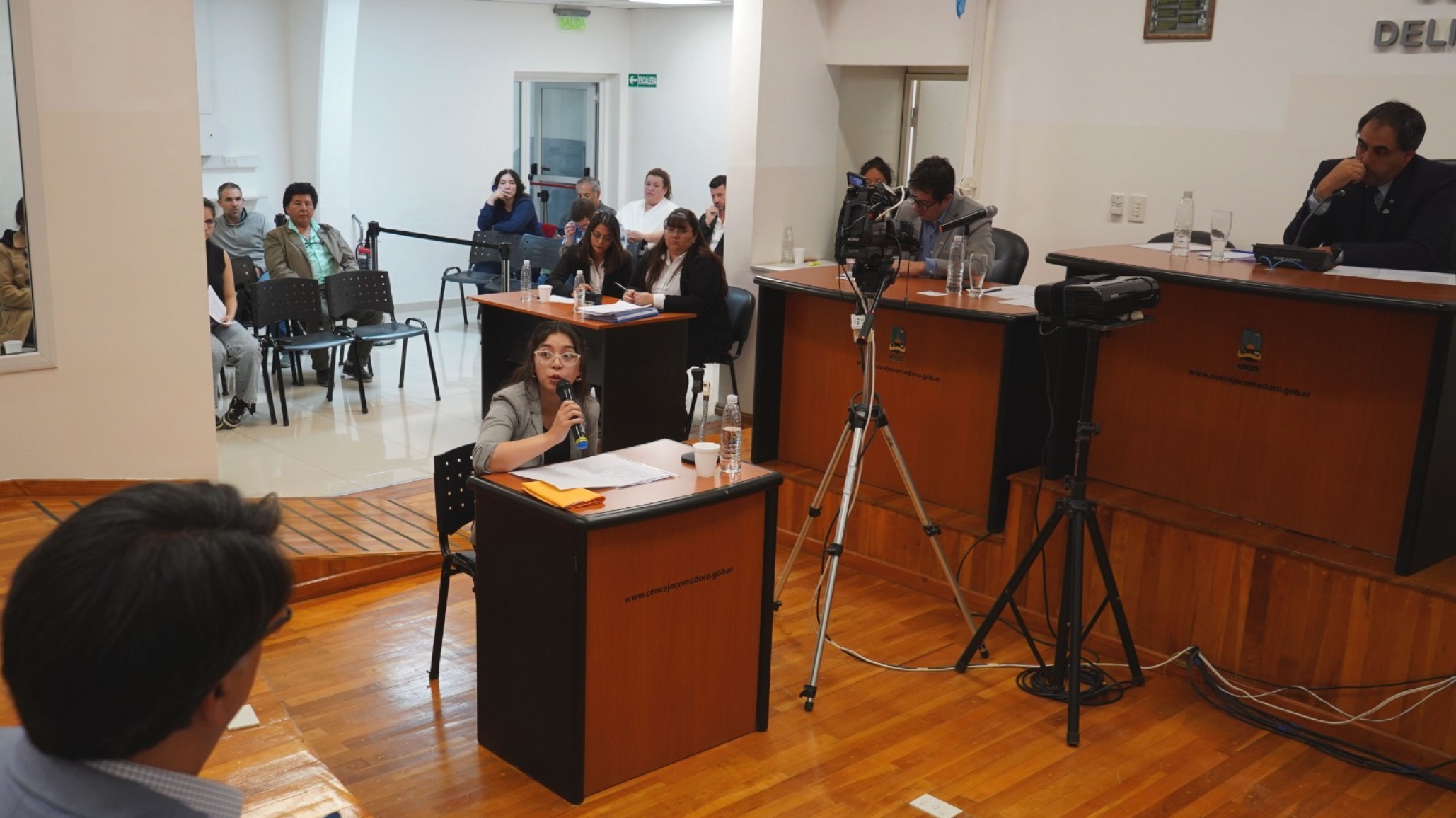 Estudiantes universitarios reclaman recorridos más inclusivos y mejores condiciones en el transporte público de Comodoro