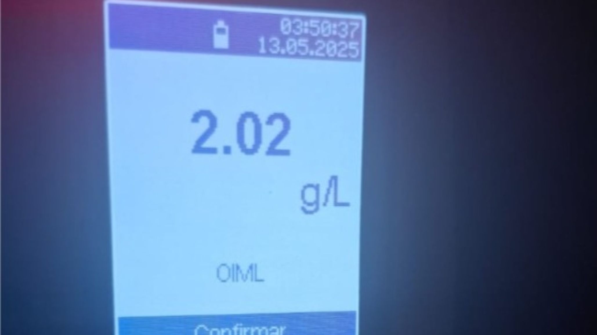 Manejaba con 2.02 de alcohol, chocó el alambrado de una casa y no tenía carnet