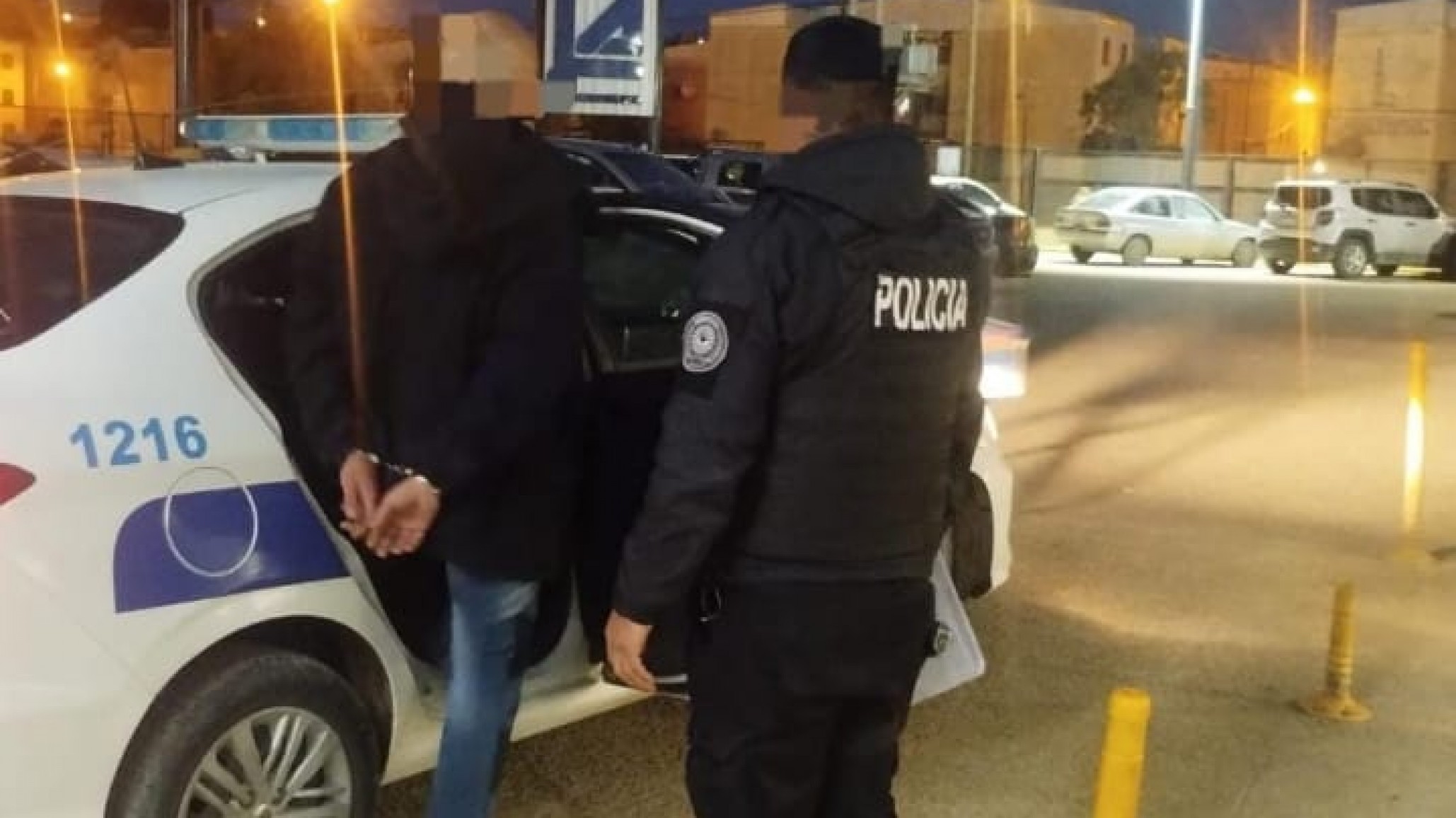 Intentó llevarse mercadería escondida entre su ropa de un supermercado y fue atrapado