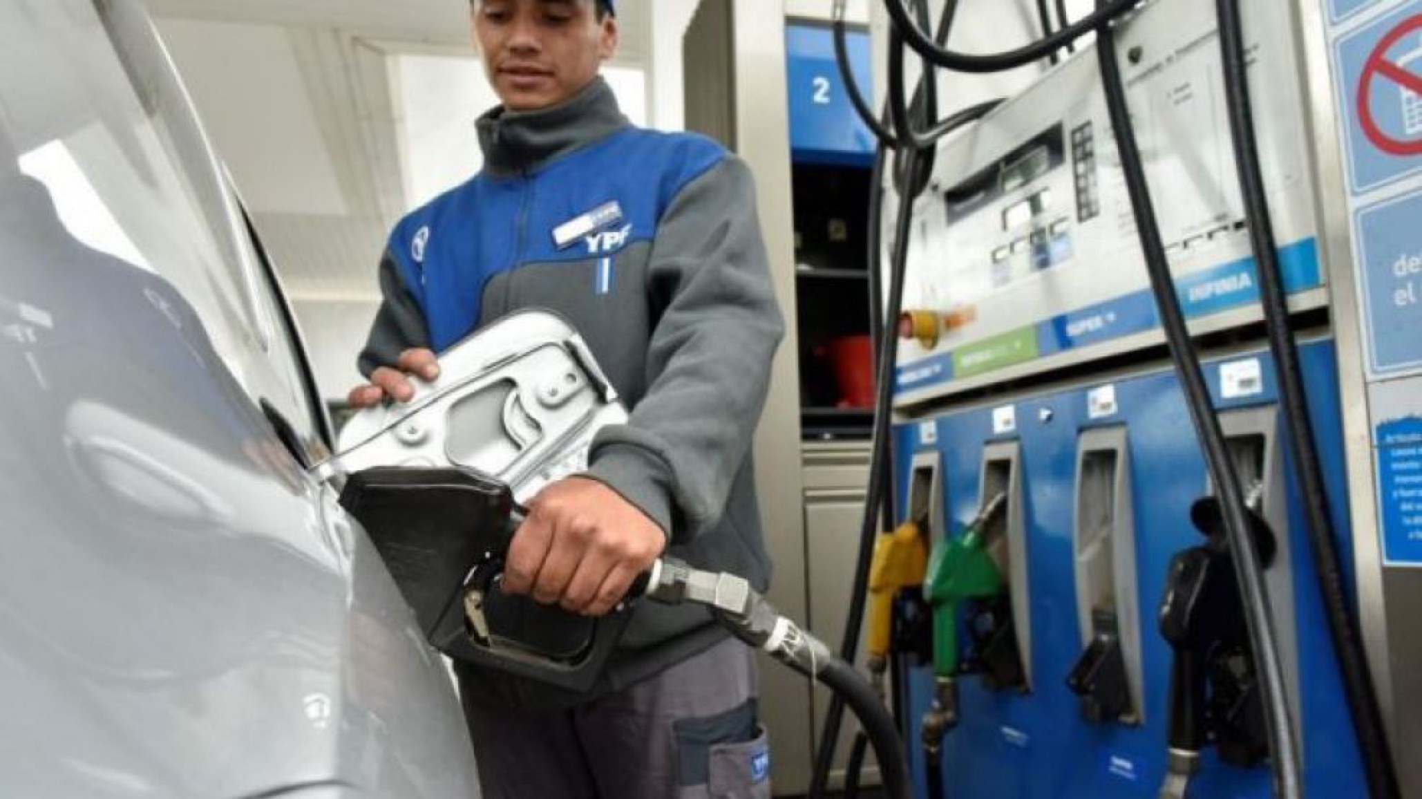 Tras el ilusorio descenso de hace dos semanas, YPF volvió a aumentar el combustible