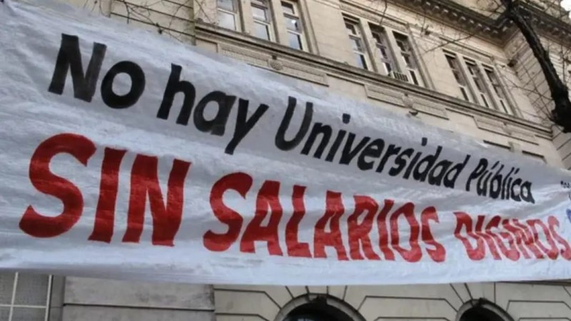 Docentes universitarios inician nueva semana de protestas: "Vivimos de nuestro salario, no de la vocación"