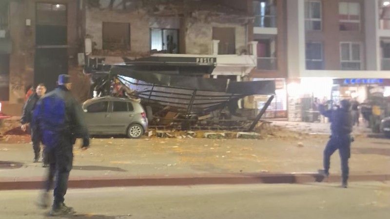 Un hombre murió tras el derrumbe del techo de un bar en Córdoba