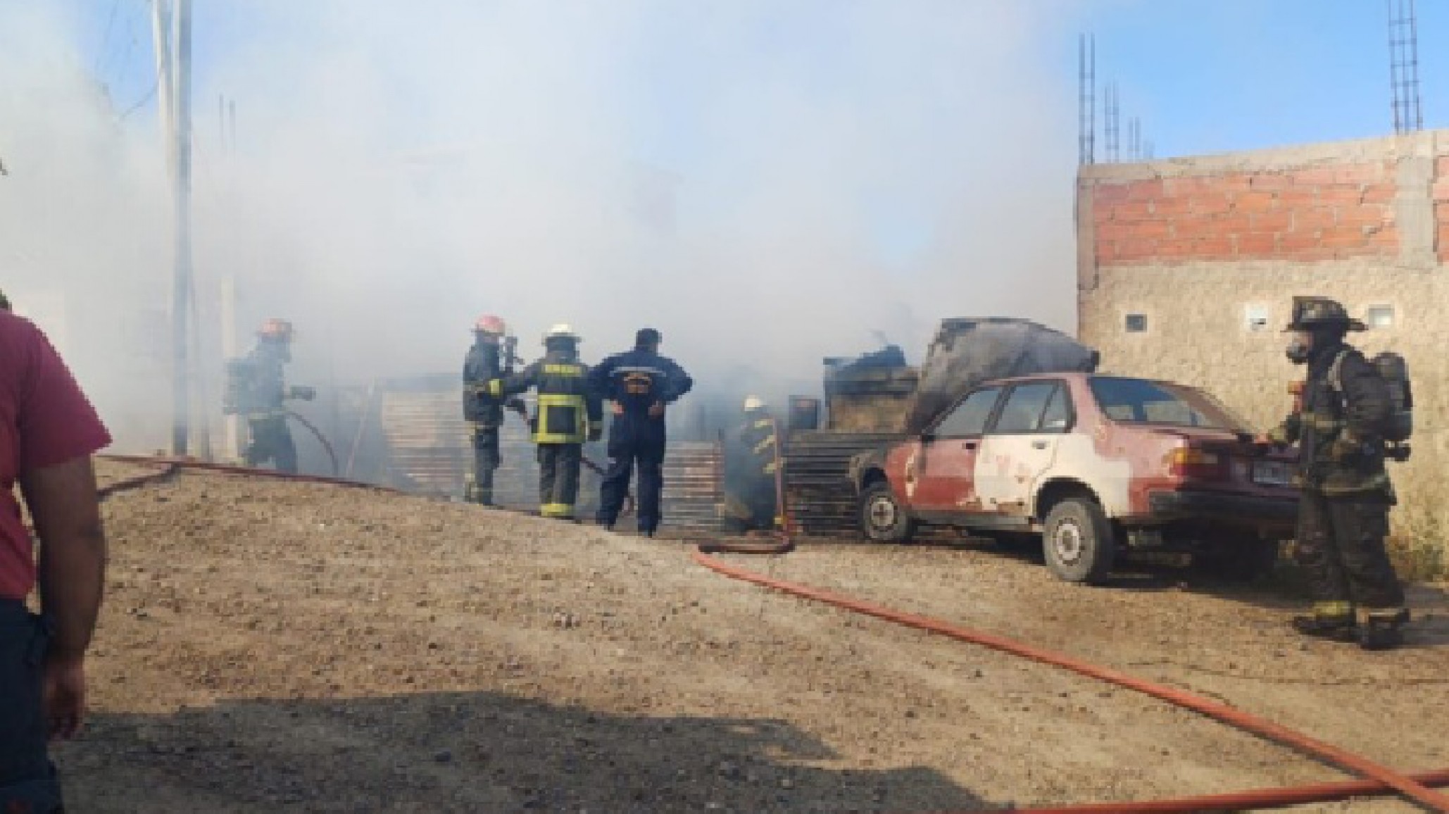 Es jubilado y ex portero de una escuela: perdió todo en un incendio y pide ayuda para reconstruir su hogar