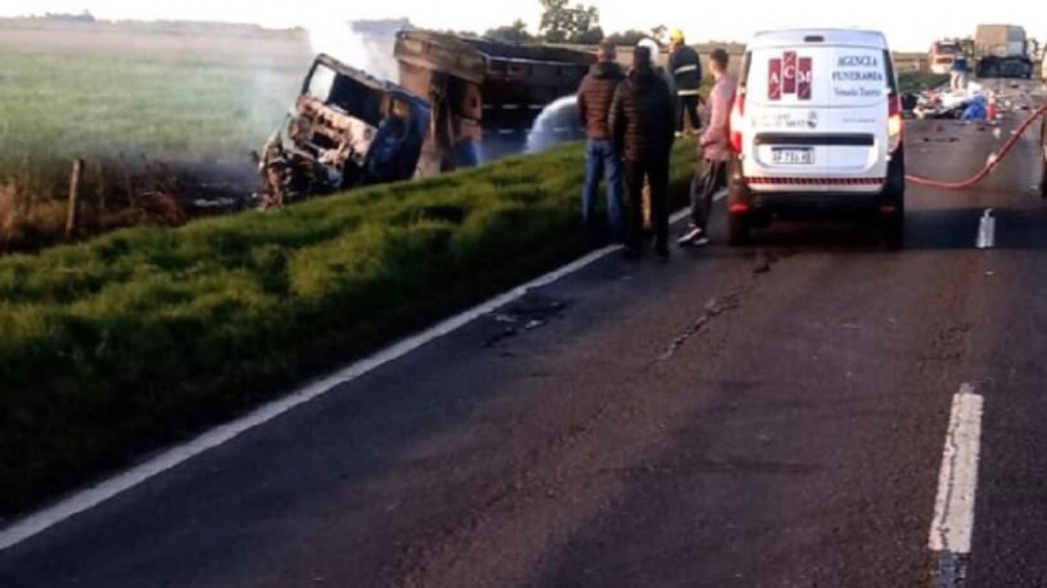Tragedia en Santa Fe: murieron un médico y un chofer tras un choque múltiple en Ruta 33