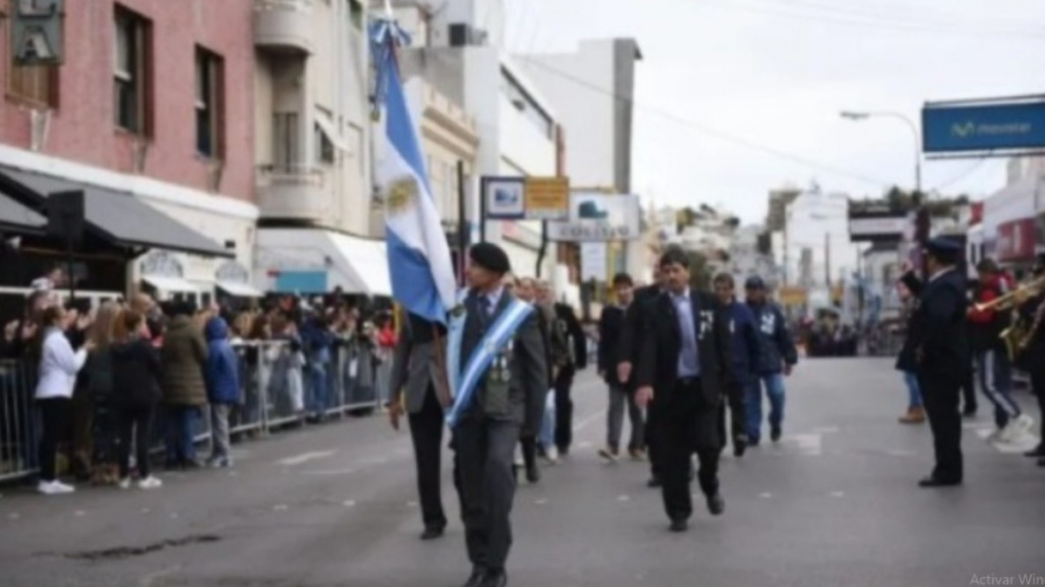 Fervor patrio en Comodoro: velada patriótica y desfile para celebrar el 25 de Mayo