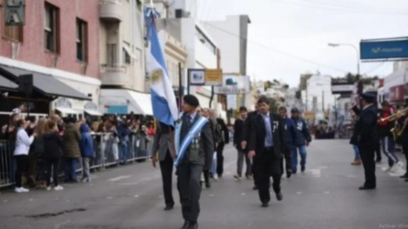 Fervor patrio en Comodoro: velada patriótica y desfile para celebrar el 25 de Mayo