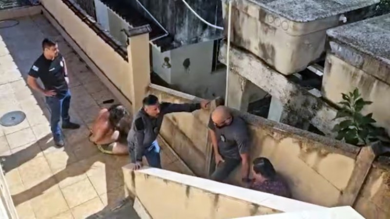 Brasil: detuvieron a dos hermanos que convivieron con el cadáver de su padre durante meses