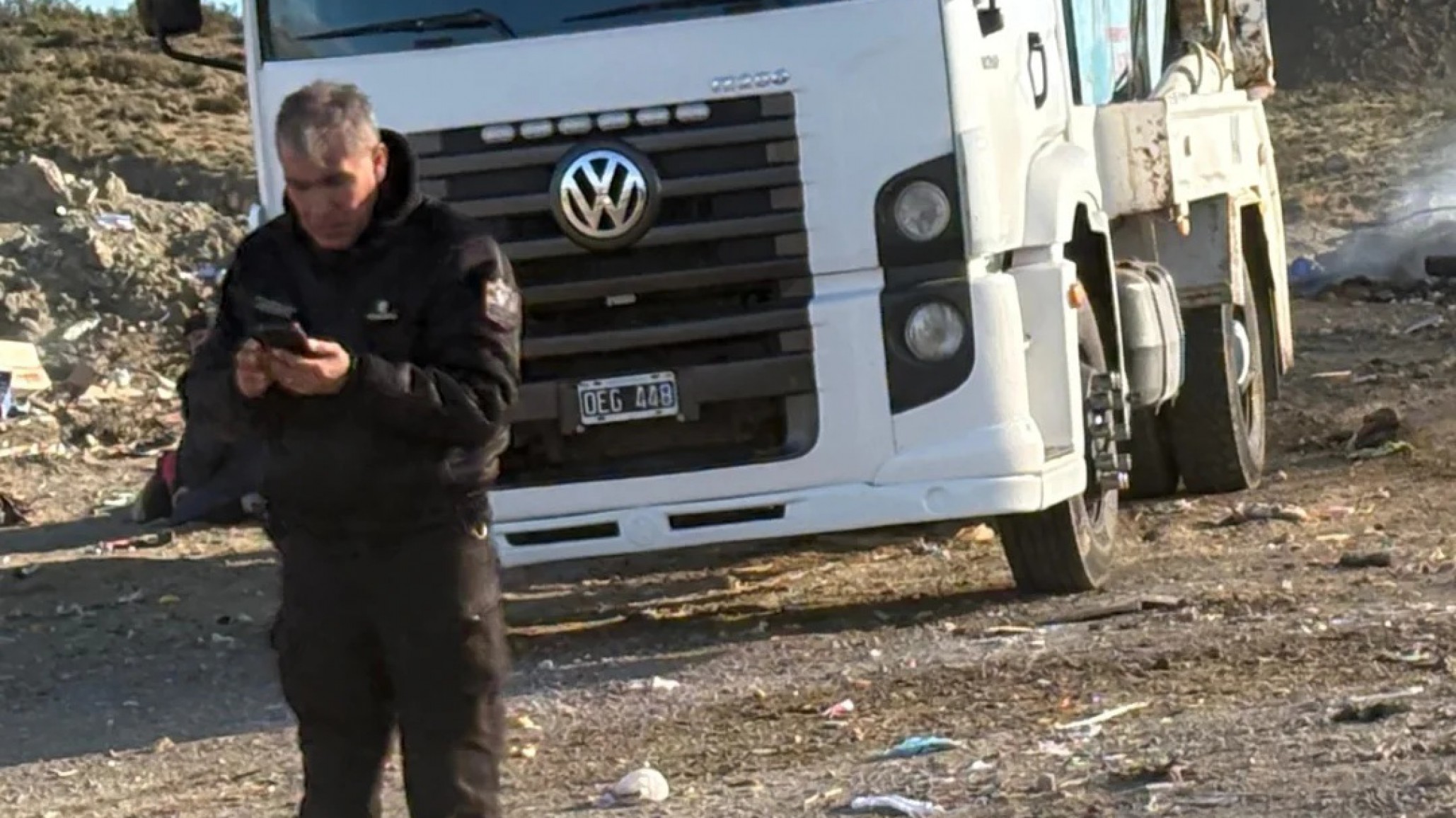 Tragedia en el basural de Caleta Olivia: un hombre murió atropellado por un camión