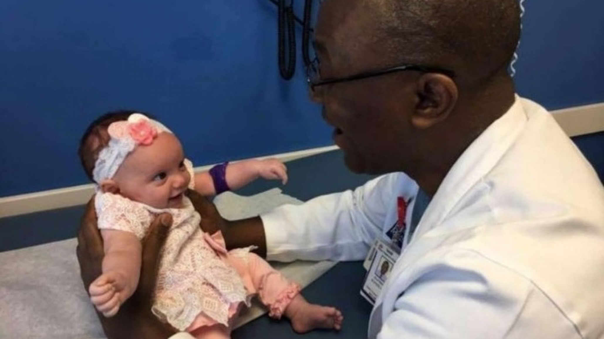 La increíble historia de una beba que nació dos veces