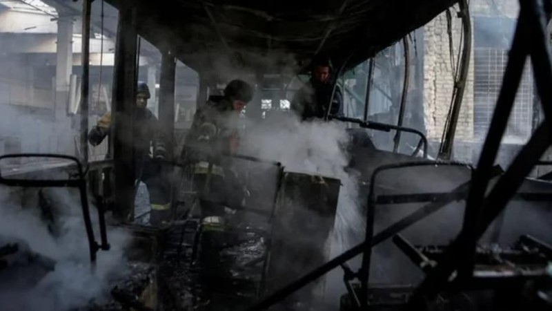 Ucrania bajo fuego: dos muertos, entre ellos una niña, tras un masivo ataque ruso con drones y misiles