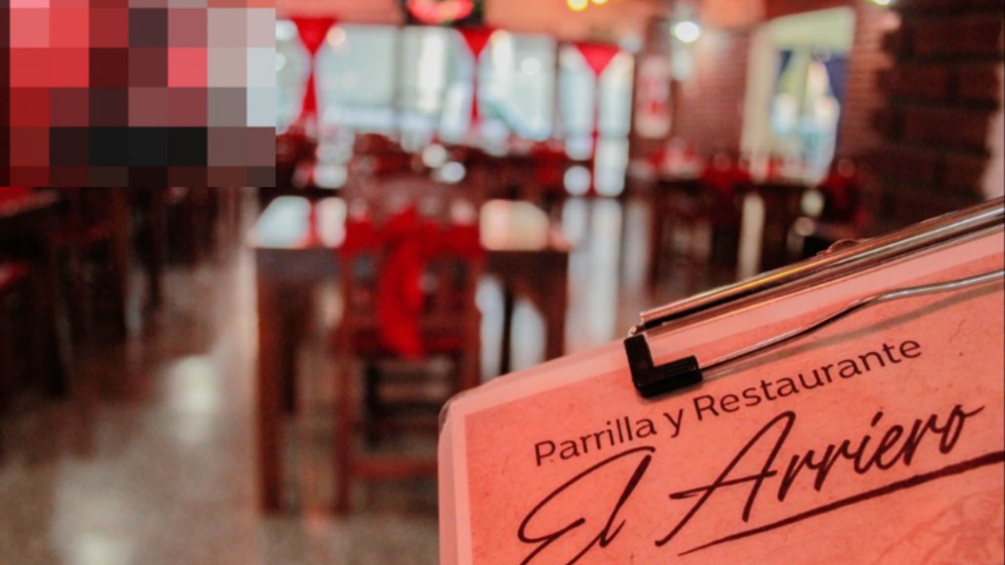 Entraron a robar a una parrilla y la policía los sorprendió dentro del local