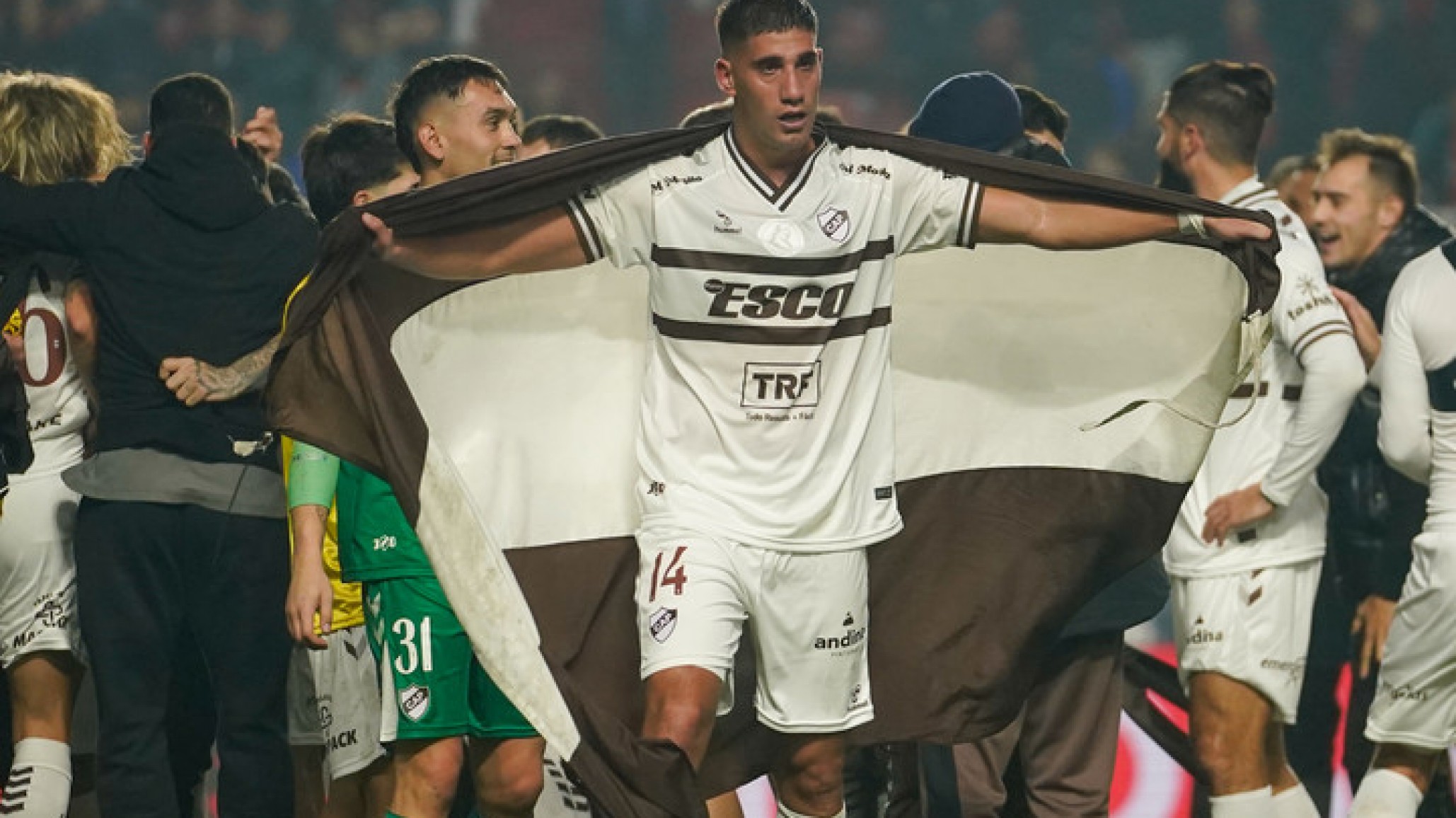 Huracán y Platense definen el título del Torneo Apertura: horario y formaciones
