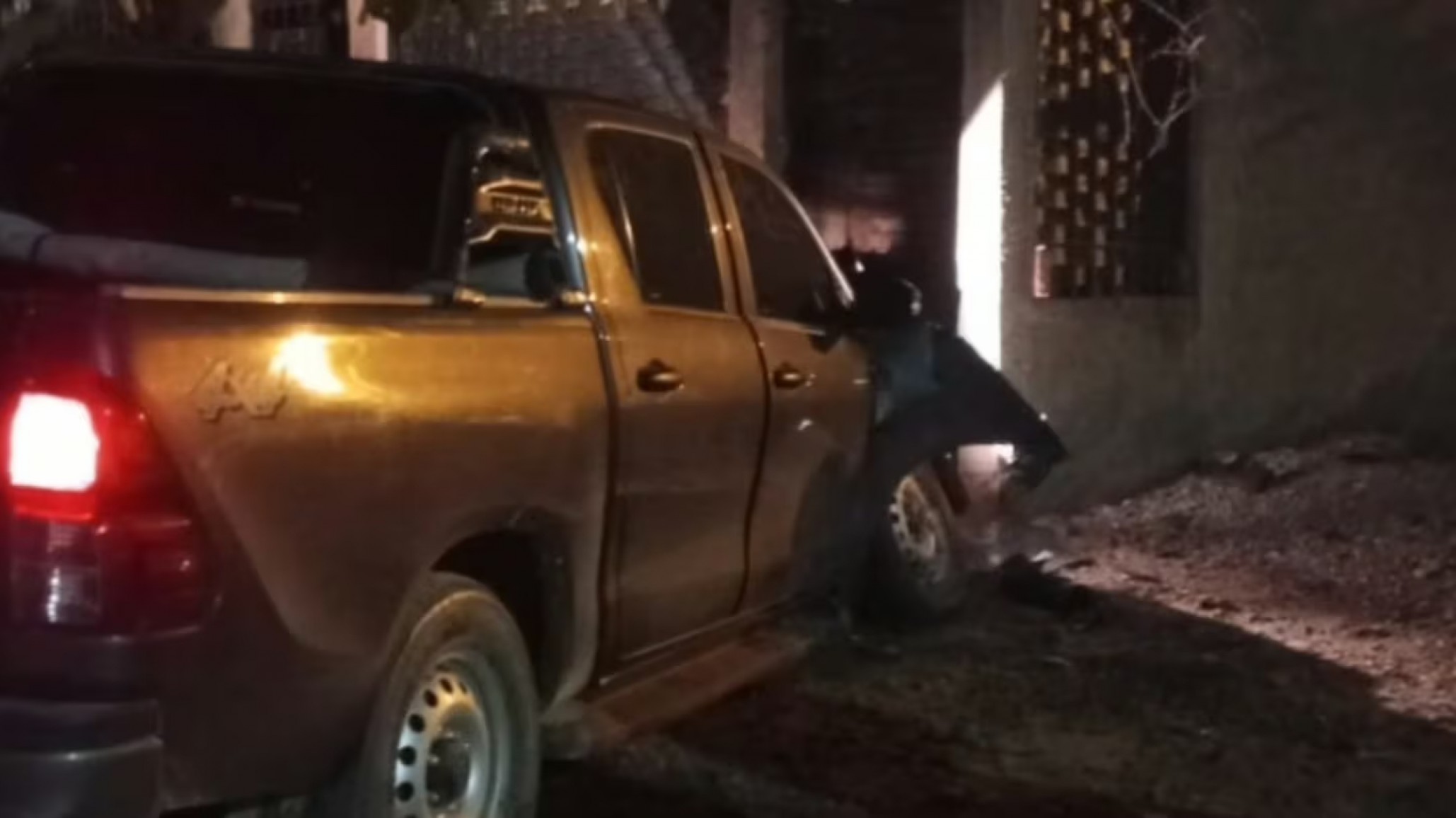 Una mujer borracha perdió el control y chocó contra una casa en Mendoza: tenía más de 4 gramos de alcohol en sangre