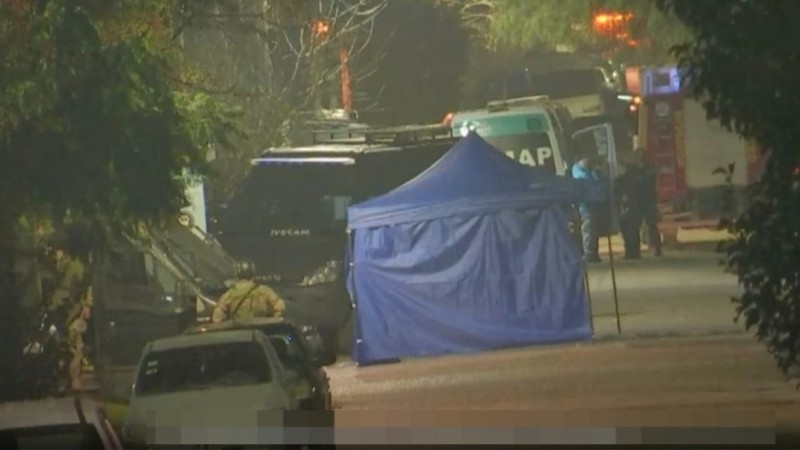 Tras 10 horas de encierro, el policía que mató a la pareja de su ex se pegó un tiro en la cabeza